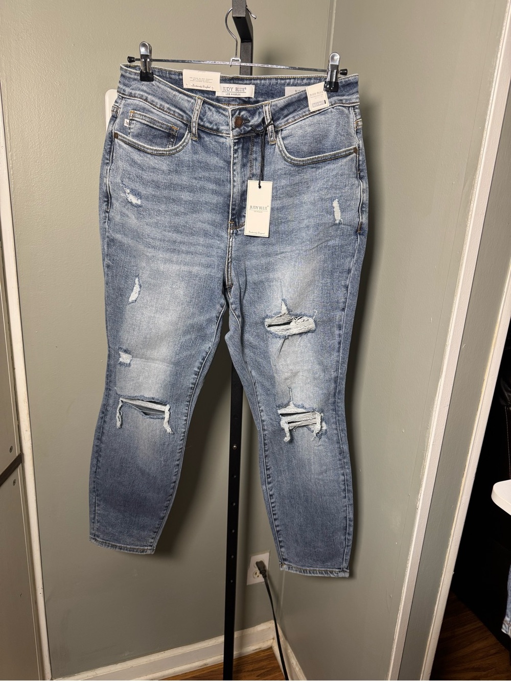 NWT Judy Blue Plus Size Light Wash Distressed Women’s Jeans
